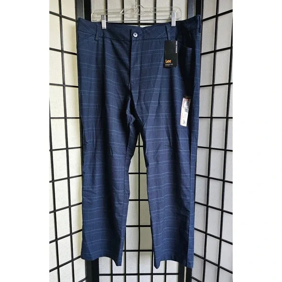 LEE Wrinkle Free Plaid Straight Leg Pants Women's Size 18 Short Blue Mid Rise - Picture 2 of 8